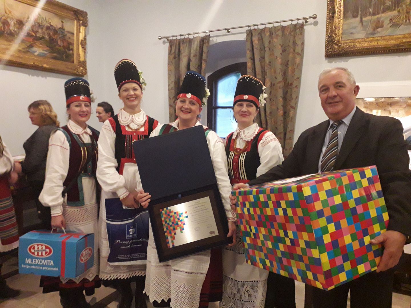 Zdjęcie do wiadomości Koło gospodyń wiejskich z Dobrego Lasu wygrywa konkurs na tradycyjny stół wigilijny