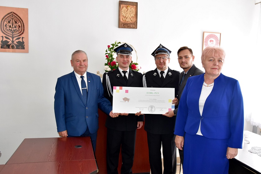 Zdjęcie do wiadomości 10 000 zł dla  OSP Zbójna