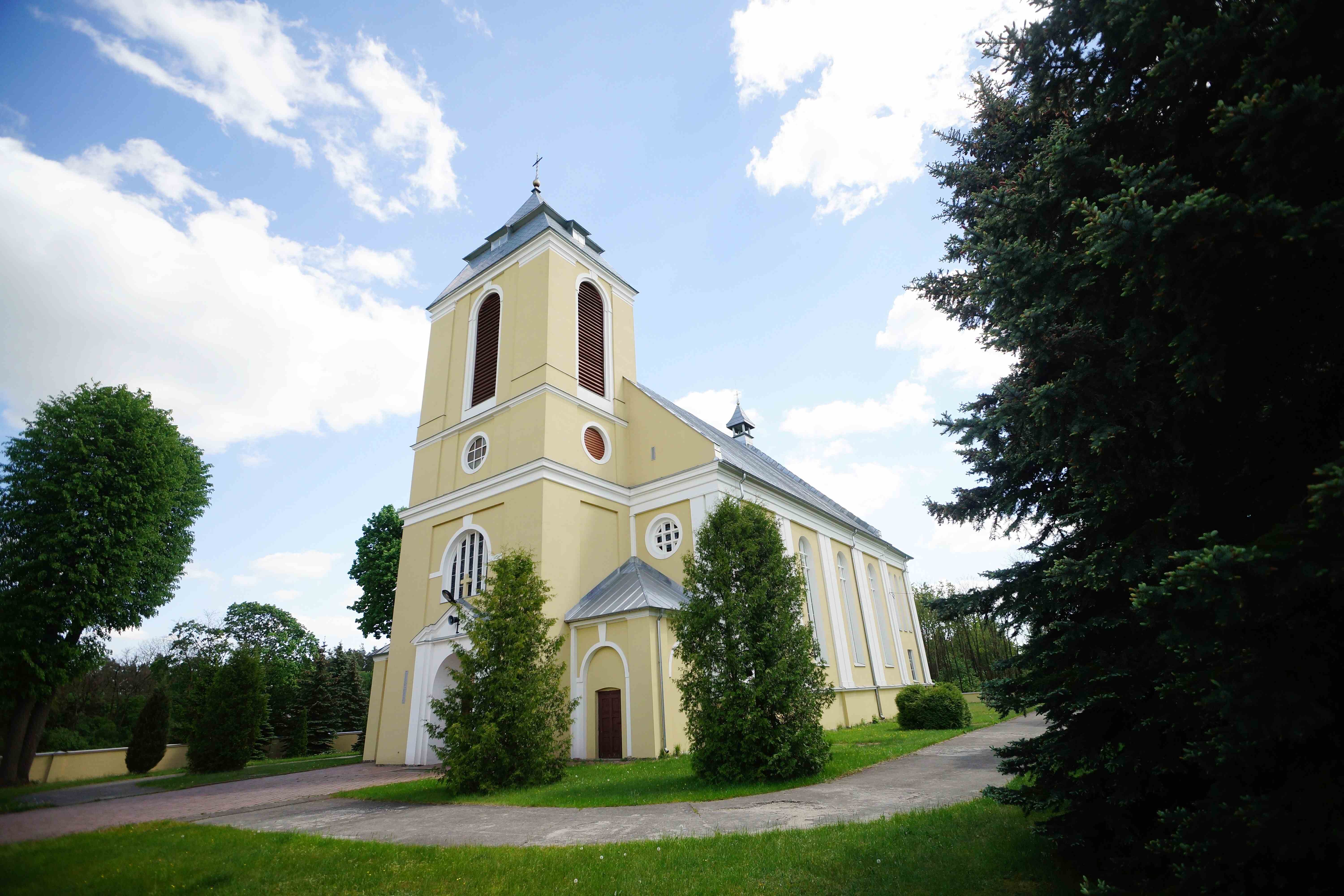 Zdjęcie do wiadomości Parafia w Zbójnej